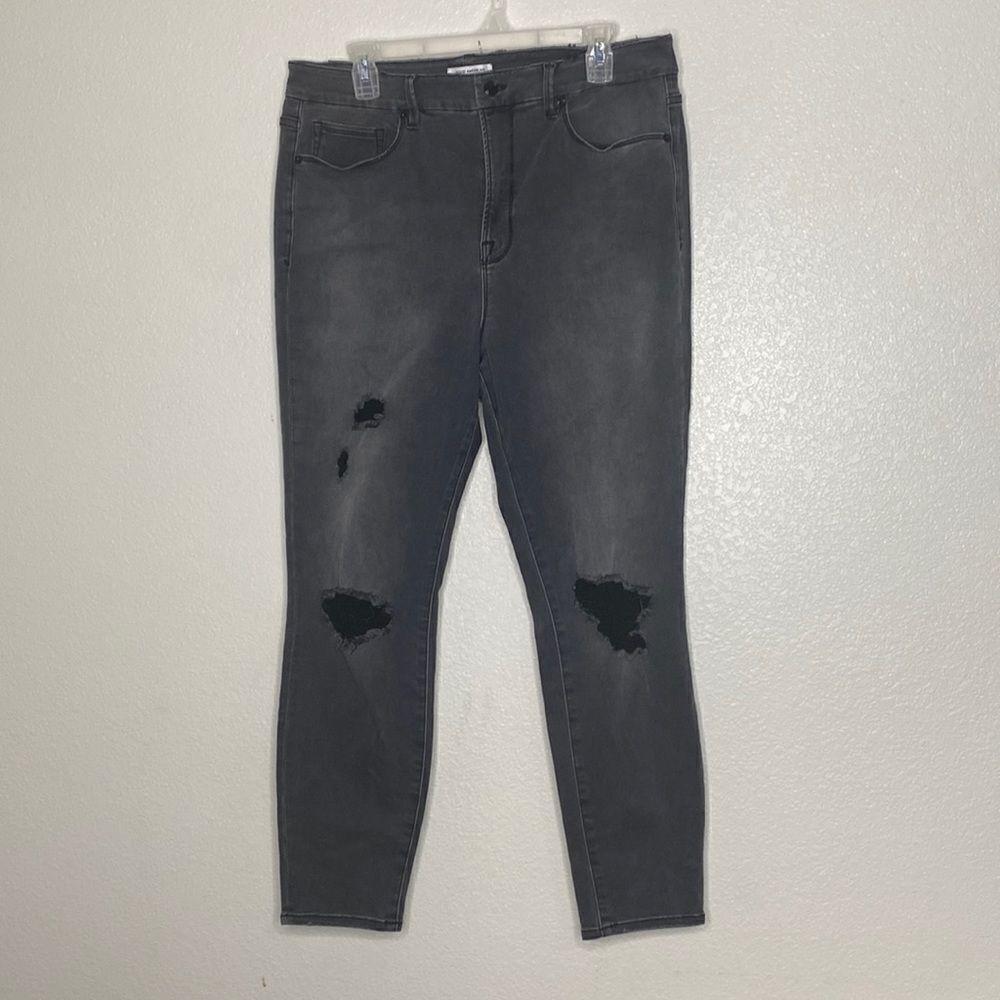 GOOD AMERICAN Women’s Distressed Stretched Jeans Size 16